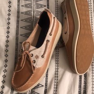 Women’s Sperry Boat Shoe Size 8